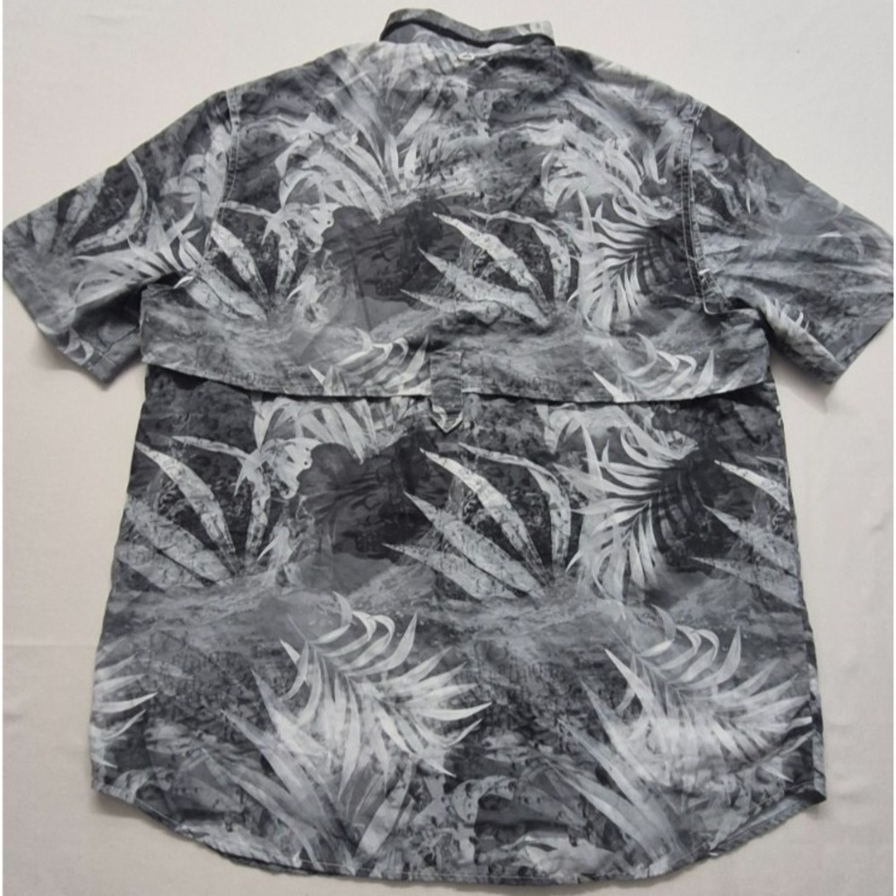 REEL Legends Men's black/gray floral print Shirt‎ Saltwater SS button up vented - Picture 10 of 16